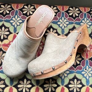 Clog shoes tan suede